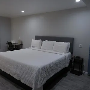 Capri 2*, Anaheim United States